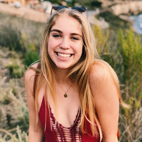 About the Posher: Kelly - Picture 1 of 1